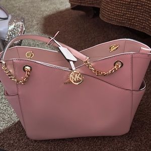 Michael Kors shoulder bag.